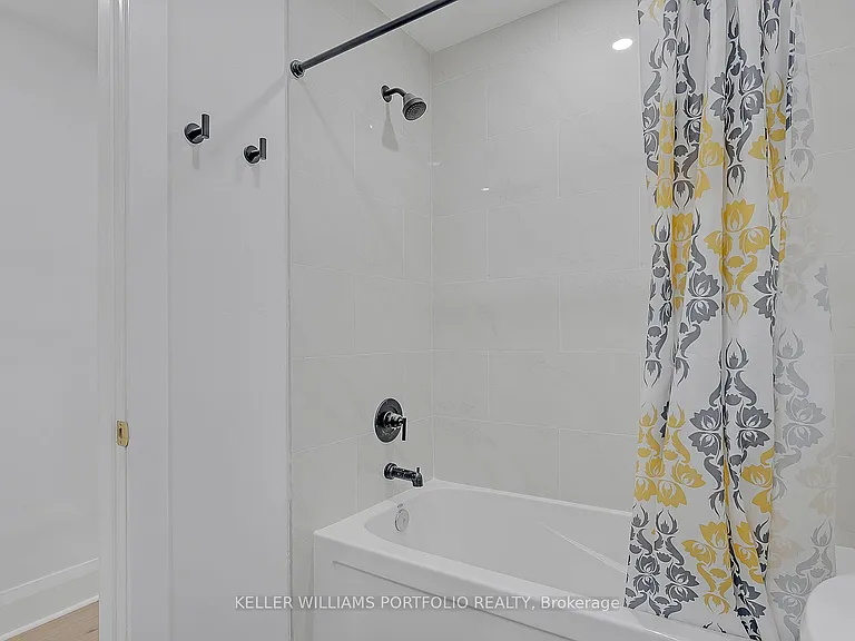 97 Harding Blvd — Photo 10