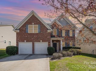 5822 Langwell Ln, Charlotte, NC 28278