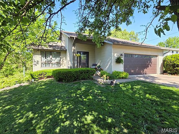 4th image of 403 Constantz Dr
