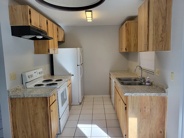 14021 Village Terrace Dr — Photo 3