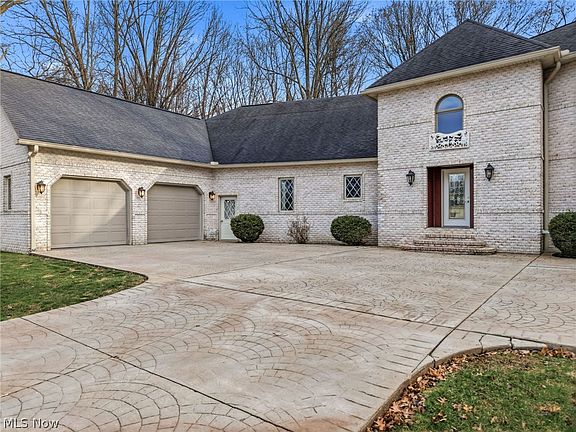 3rd image of 1887 Pearce Cir