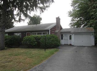 94 Parker St, Lincoln, RI 02865