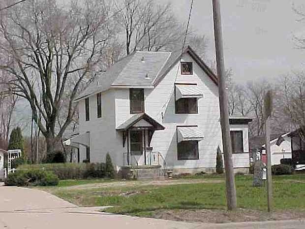 1st image of 1031 W 1st St