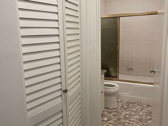2nd image of 1677 Westholme Ave #101