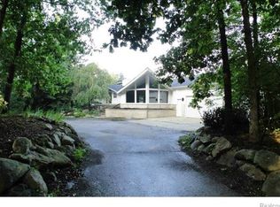 770 S Garner Rd, Milford, MI 48380