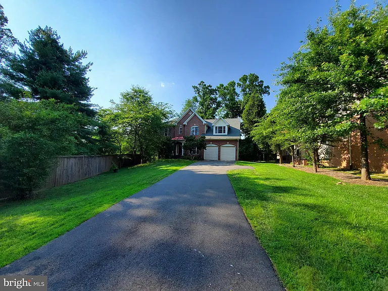 3301 Buckley St — Photo 2