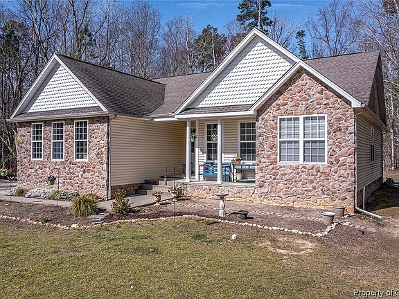 4th image of 641 Southgate Dr