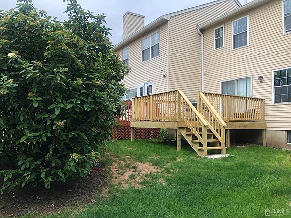 5th image of 132 Selby Ct