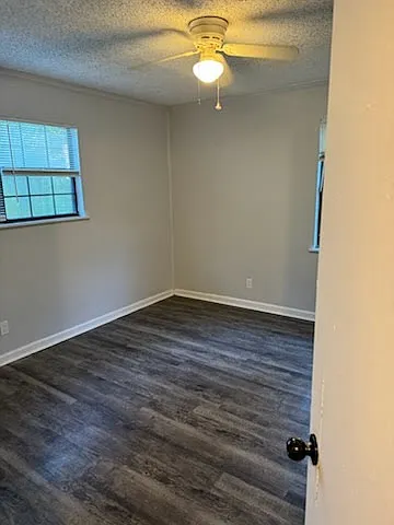 1724 Pepper Dr — Photo 3