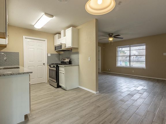 4th image of 6907 Palm Bay Dr