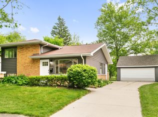 326 Winnebago St, Park Forest, IL 60466