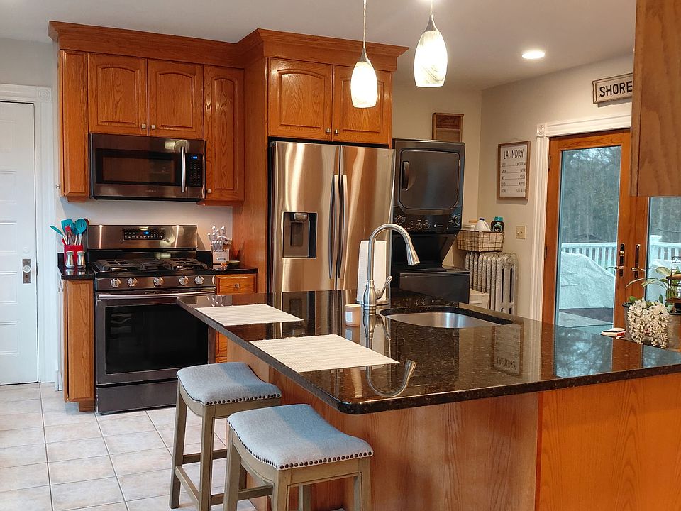 1st image of 125 Adams St APT 2