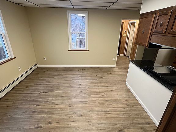 5th image of 262 E 8th St
