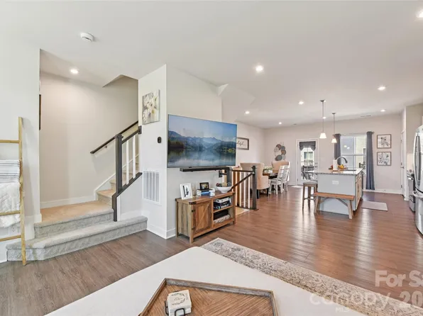 1244 Newell Towns Ln, Charlotte, NC 28262