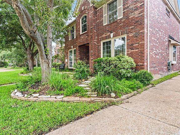 3rd image of 7011 Emerald Glen Drive