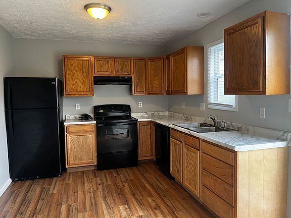 5th image of 1609 E 2nd St