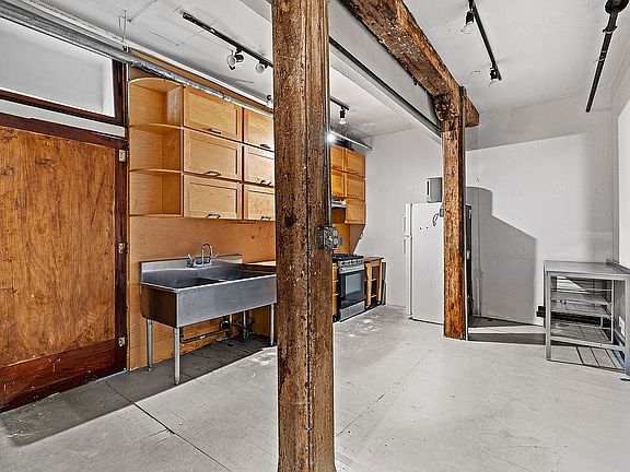 2nd image of 430 E 10th St APT 2A