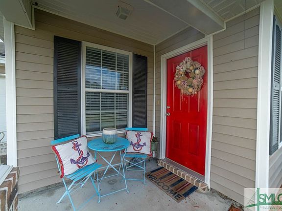 4th image of 305 Willow Oak Drive