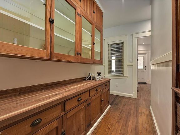 4th image of 4612 Franklin Blvd #D