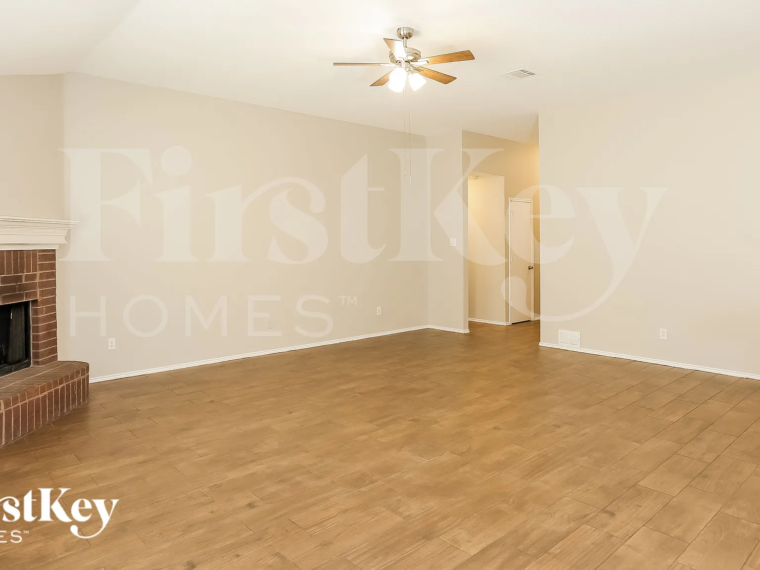 4 bed, 2.0 bath, 1801 sqft, $2,205 — Photo 3