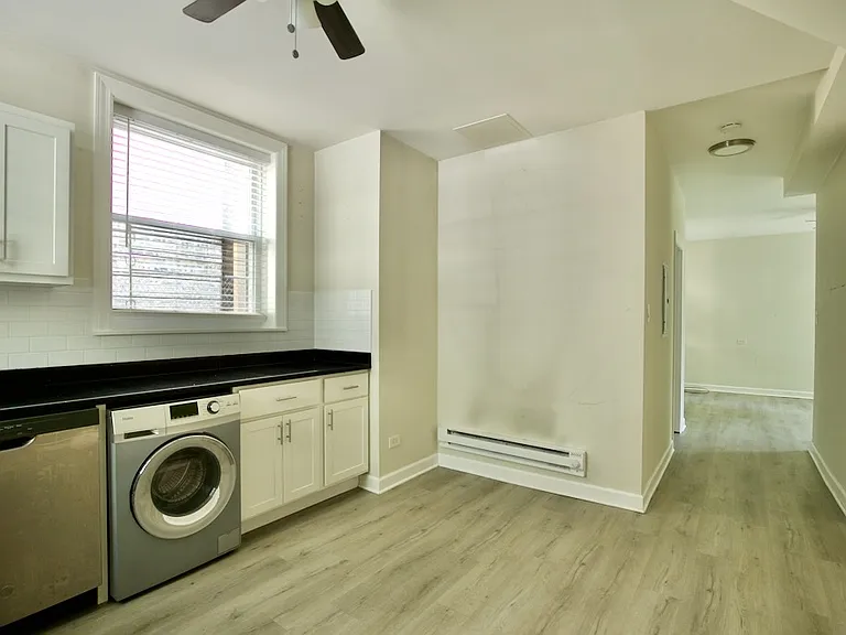 646 W Roscoe St #6H — Photo 4