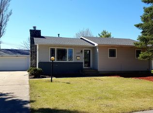 1107 25th Ave S, Grand Forks, ND 58201