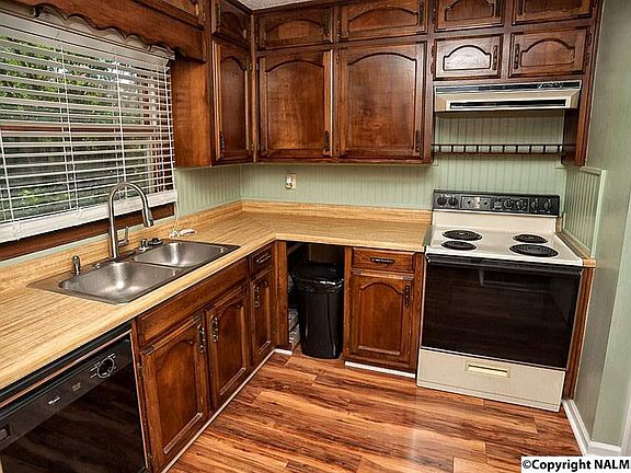 2nd image of 11508 Jade Ln SE