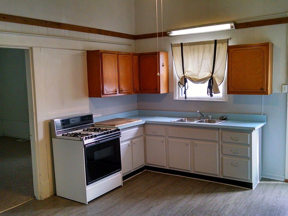 1st image of 120 E North Street # 1st