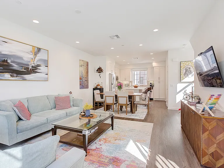 749 Talbot Ln — Photo 22