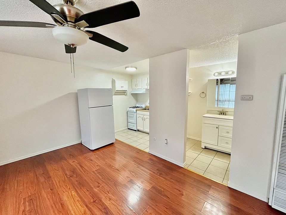1st image of 338-340 University Pl