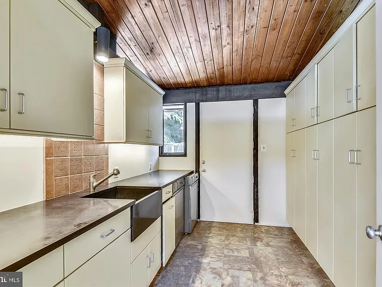 400 W Windsor Ave — Photo 21