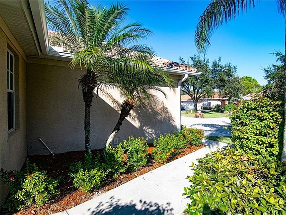 5th image of 3251 Village Ln