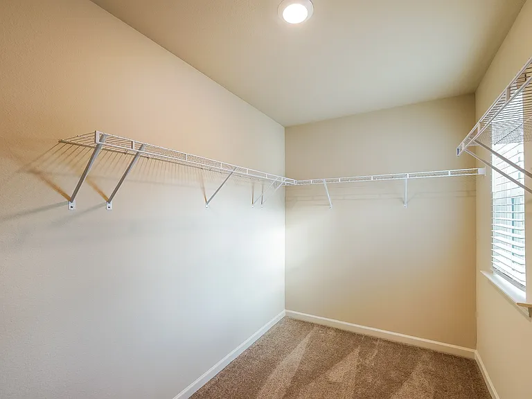 535 Clover Cir — Photo 10
