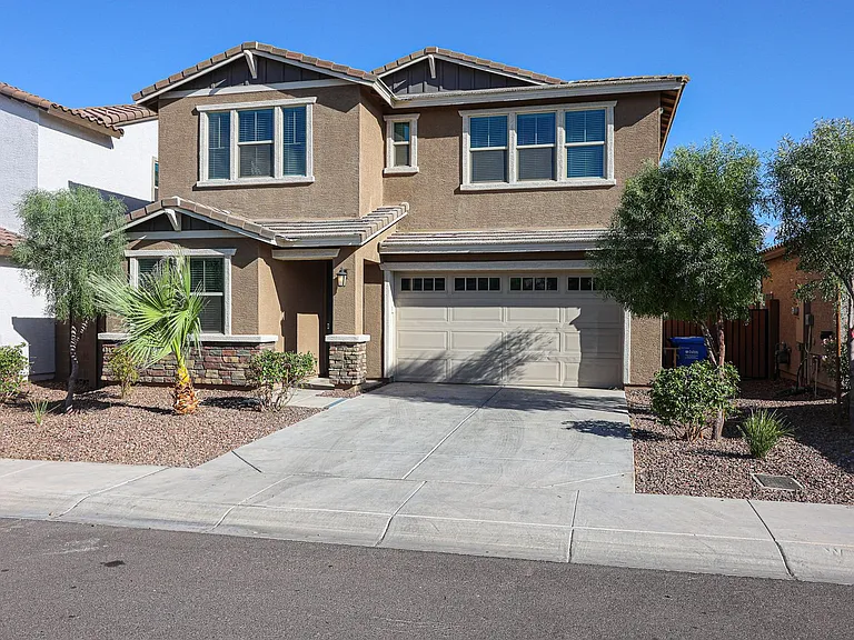 9132 W Glenrosa Ave — Photo 2