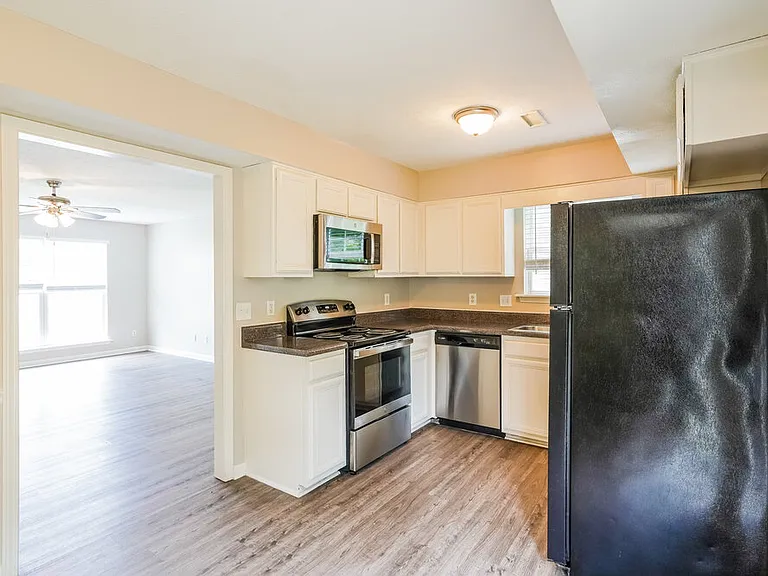 1313 E Nir Shreibman Blvd — Photo 8