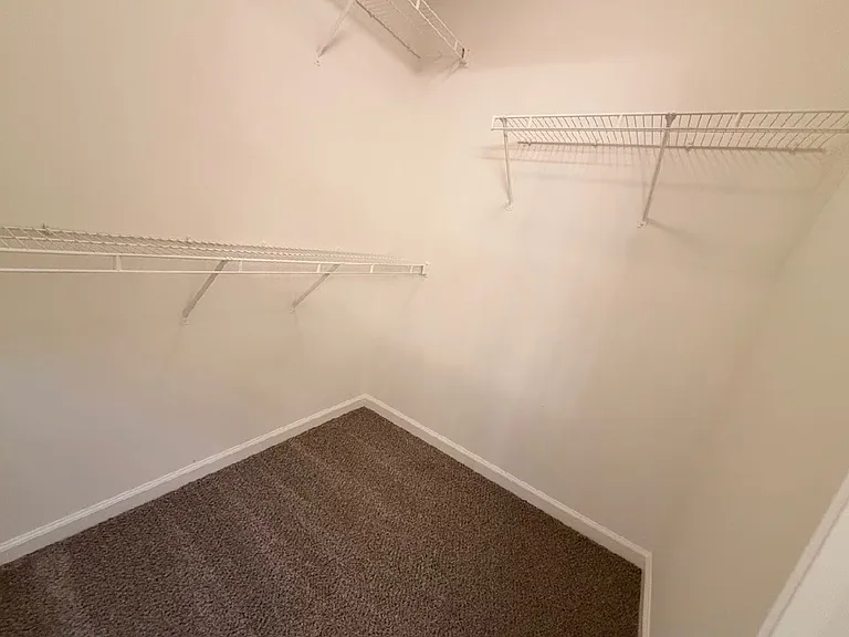 10097 Bloomsbury Ave — Photo 11