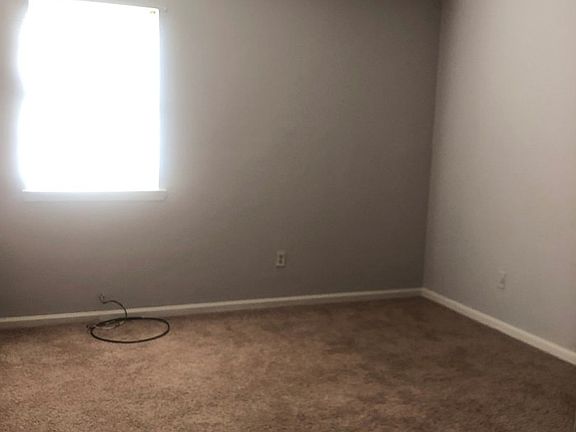 3rd image of 6061 Camellia Dr APT B
