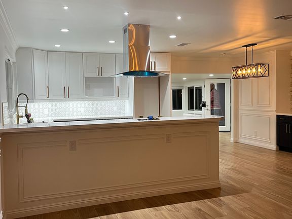 3rd image of 1231 Carlsbad St