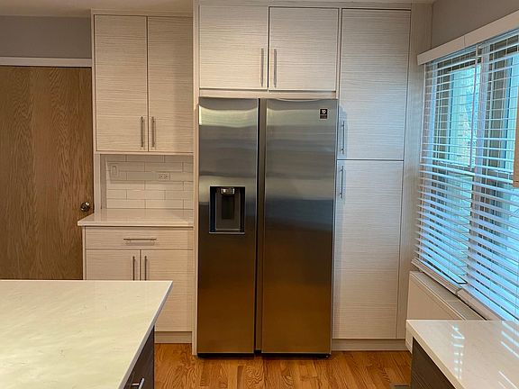 4th image of 5860 N Merrimac Ave APT 2