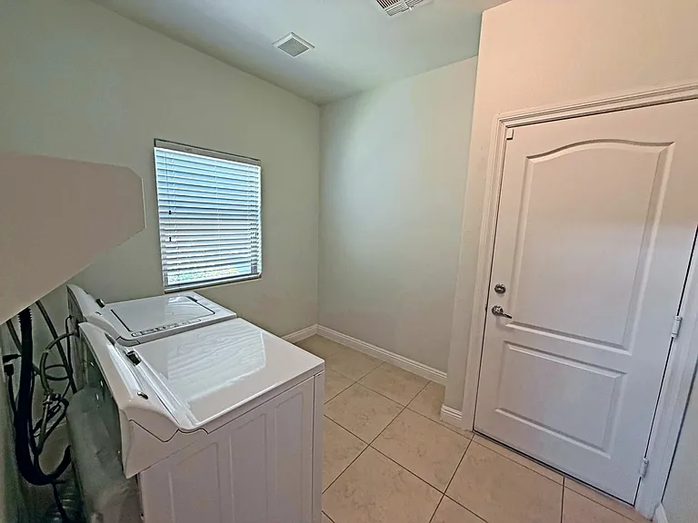 9650 Volk Ave — Photo 16