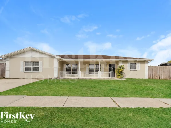 3810 Treadway Dr, Valrico, FL 33594