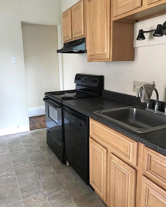 2nd image of 22 W Ross St