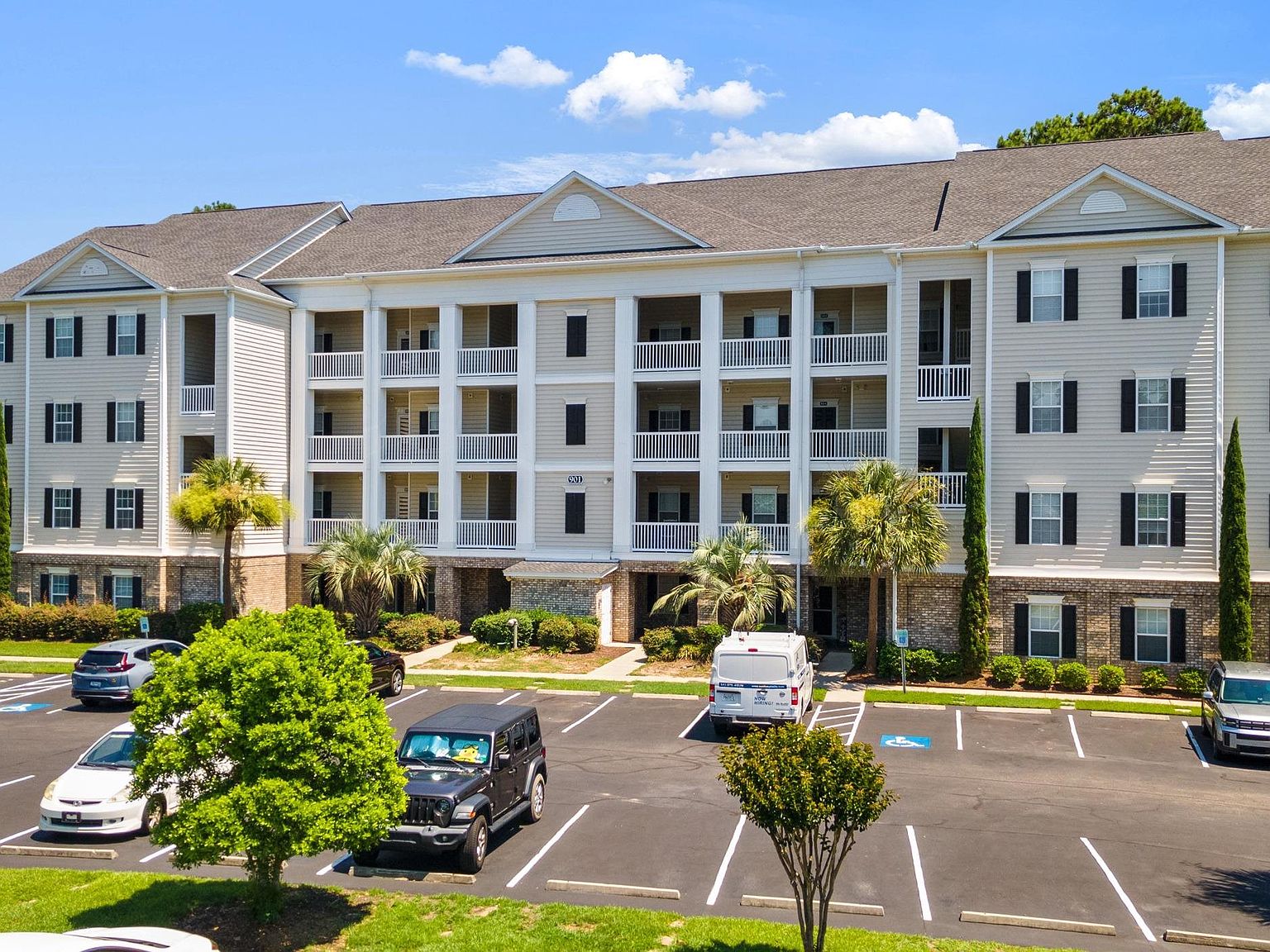 901 Knoll Shores Ct. #301
