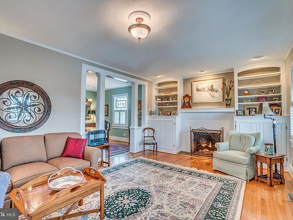 3rd image of 1413 Caroline St