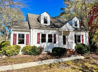 321 Waverly Ave, Kilmarnock, VA 22482