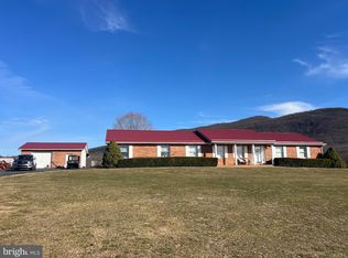 160 Hilltop Ln, Moorefield, WV 26836