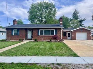 711 W Henry St, Staunton, IL 62088