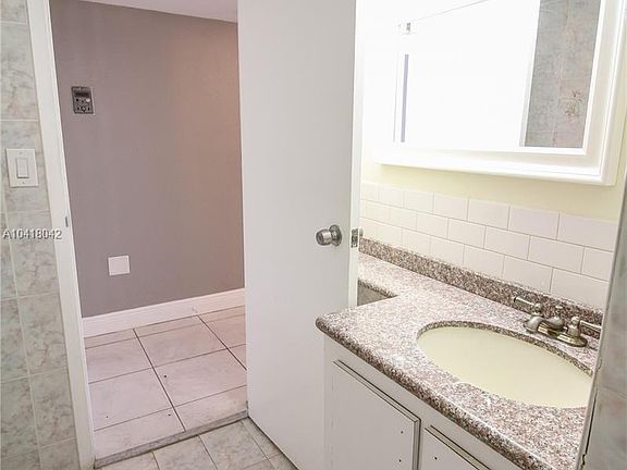 5th image of 555 NE 15th St Ste 101