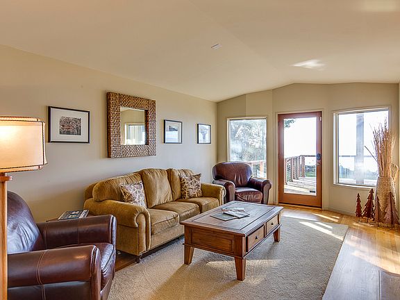 5th image of 36227 Hood Canal Dr NE