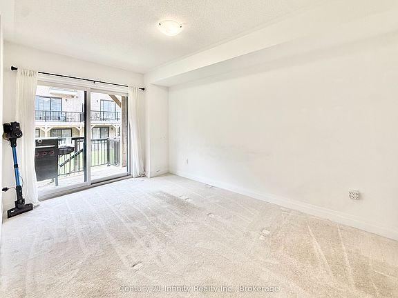 4th image of 36 Elkington Cres #2